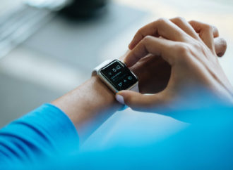Rynek smartwatchy pomimo pandemii rośnie. Apple liderem!