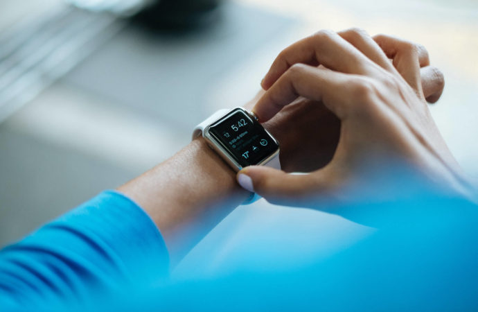 Rynek smartwatchy pomimo pandemii rośnie. Apple liderem!