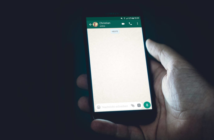 Kontakty do WhatsApp dodasz za pomocą QR kodu