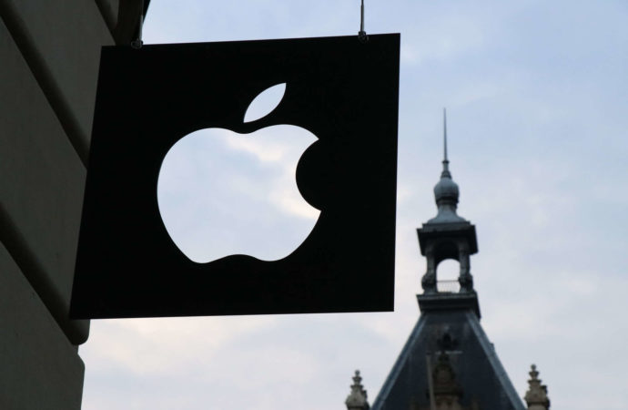 Czy Google wkrótce będzie miał godnego rywala? Apple chce stworzyć własną wyszukiwarkę