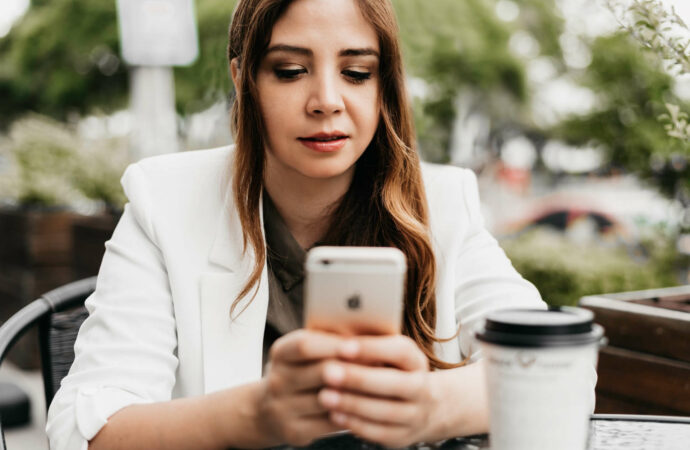 Aukcja na częstotliwości 5G zablokowana od roku. Kiedy zostanie wznowiona?