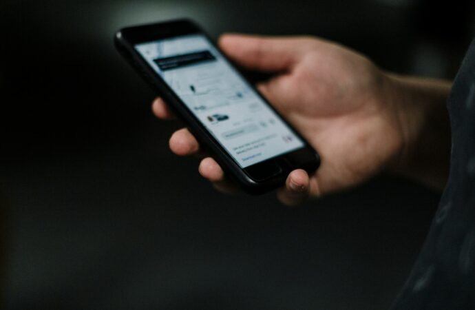 Uber rzuca wyzwanie kurierom