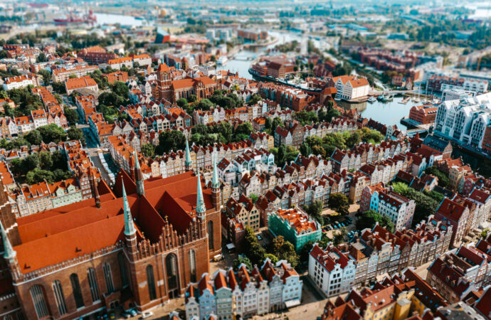 Stan wdrożenia 5G w Trójmieście, Olsztynie i Białymstoku – raport Stationary Test RFBenchmark (Styczeń 2022)