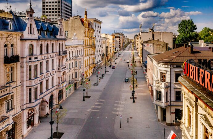 Stan wdrożenia 5G w Bydgoszczy, Łodzi i Radomiu – raport Stationary Test RFBenchmark (luty 2022)
