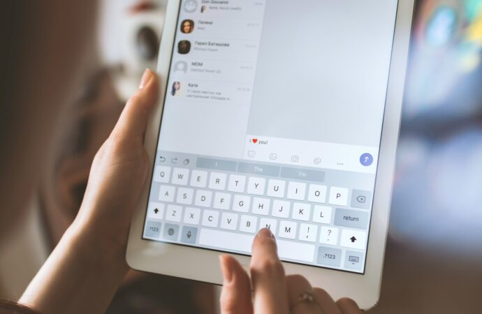 Google prosi o twoje SMSy, by nakarmić AI￼