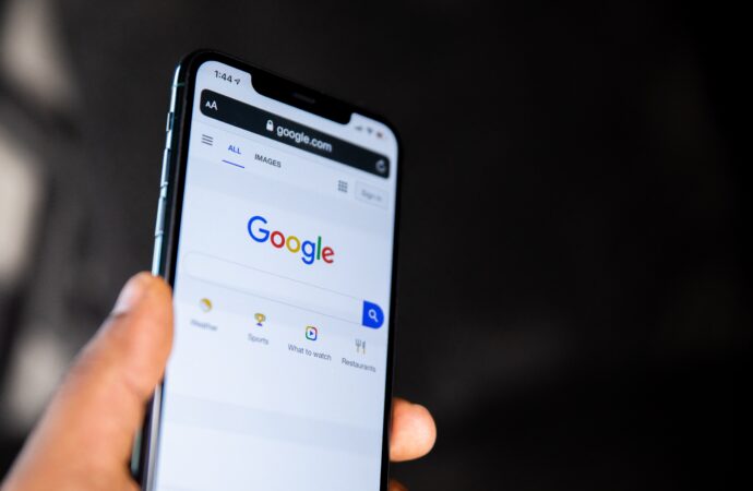 Czy dwie aplikacje Google z których na pewno korzystasz zbierają i wysyłają dane bez twojej zgody?￼