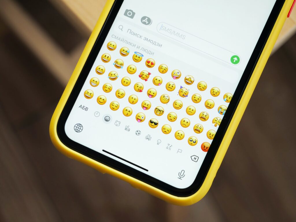 Stwórz własną emoji i zgłoś projekt