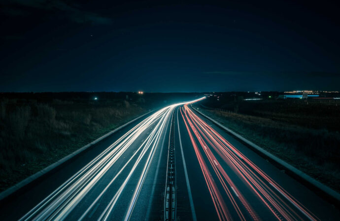 Prezes UKE uważa za możliwe szybsze pokrycie szlaków komunikacyjnych w aukcji 5G